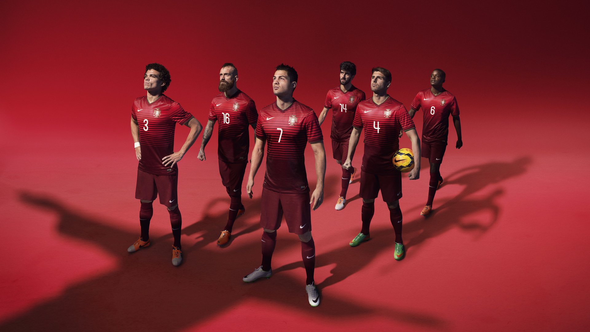 法国锋线三叉戟迷失在小组赛，法国三叉戟足球